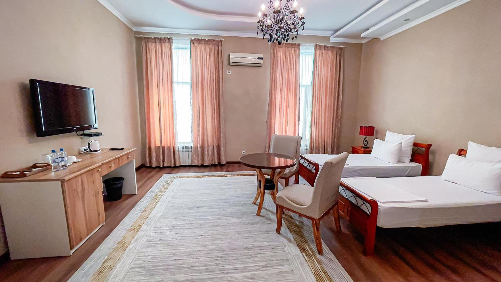Altair Hotel Shymkent Exterior foto