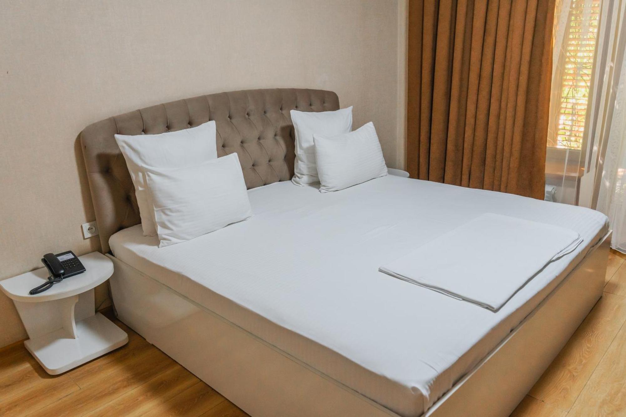Altair Hotel Shymkent Exterior foto