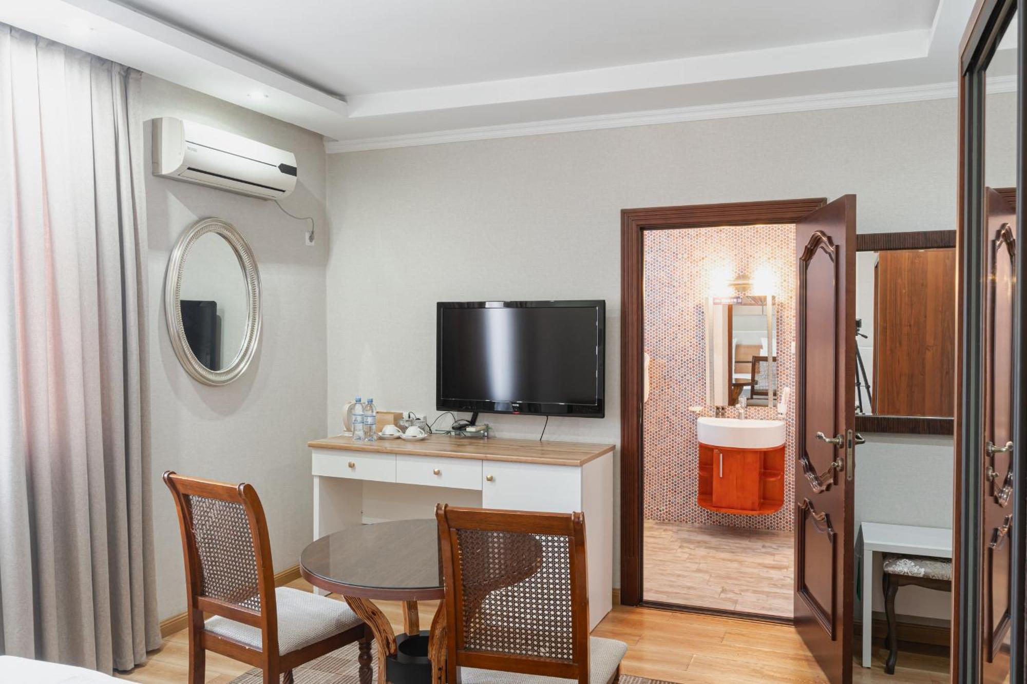 Altair Hotel Shymkent Exterior foto