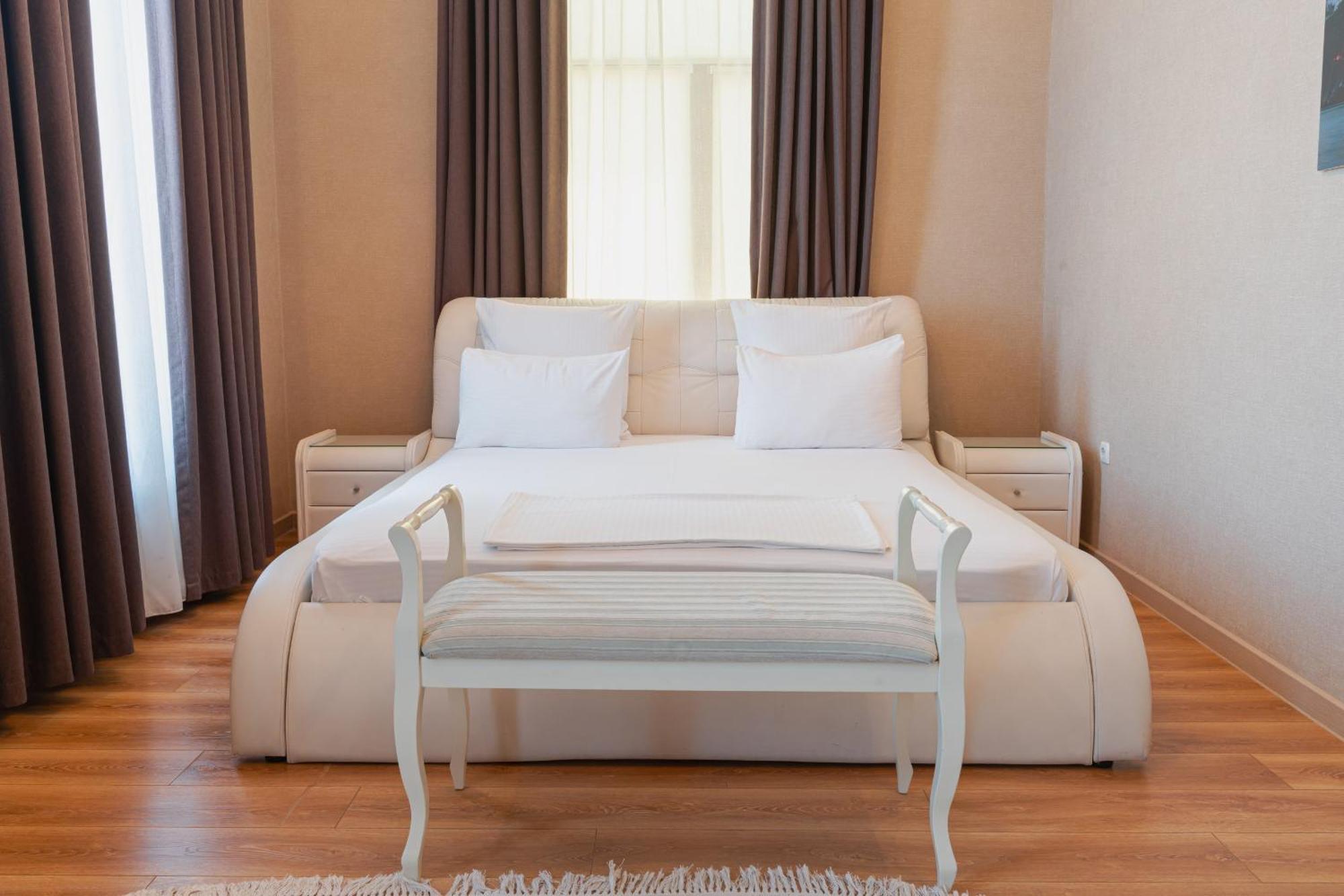 Altair Hotel Shymkent Exterior foto